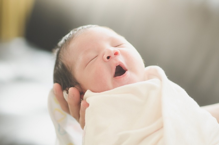 trẻ sơ sinh ngủ ít có ảnh hưởng gì không 4